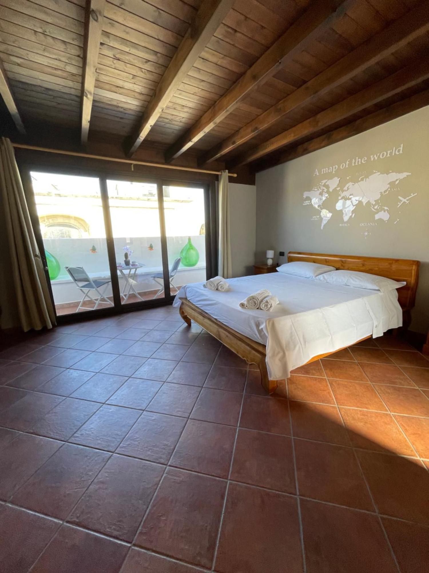 Wineexperience- Wine&Jacuzzi Suite ليتشي المظهر الخارجي الصورة